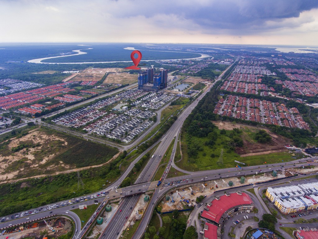 Direct access from Lebuhraya Shah Alam (KESAS) exit with established residential development projects.