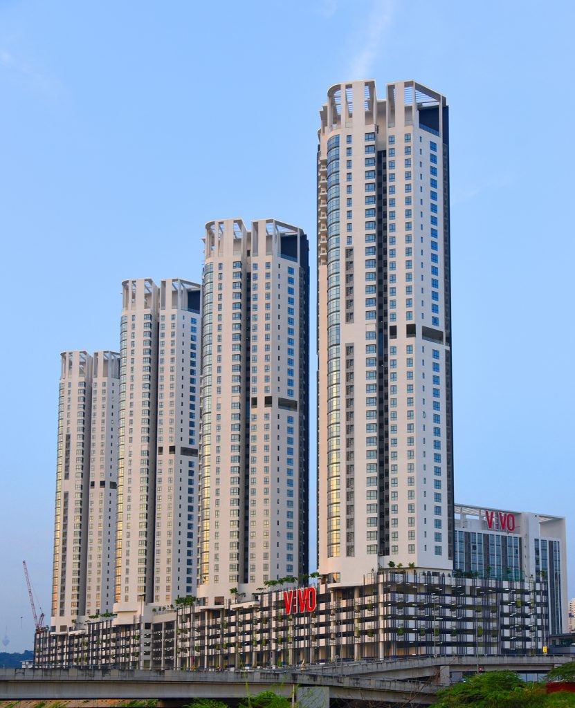 VIVO Residences hosts various facilities, such as an expansive central park, six sky lounges and sky gardens.
