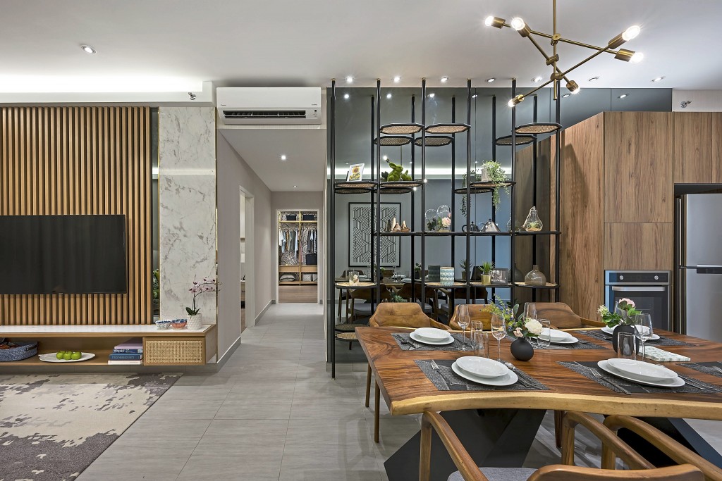 Form is seamlessly matched with its function, with internal living spaces maintaining a squarish or rectangular layout to maximise  space usage.