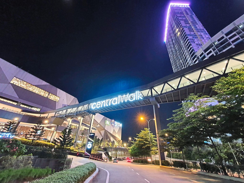 Excellent connectivity with pedestrian linkage to offices and  shopping amenities. LRT3 i-City station is just minutes walk away.