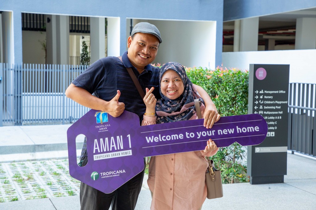 “We found out about the HOC program and decided that now is the right time to buy,” said Mohd Nizam and Atiqah.  