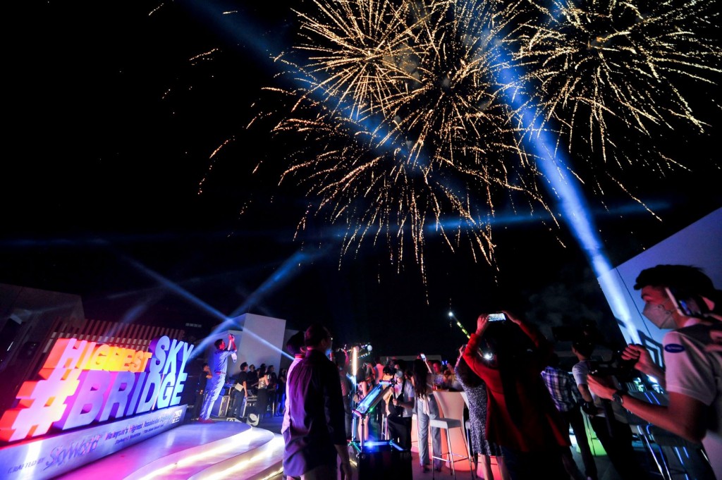 Spectacular fireworks display to mark the occasion. 