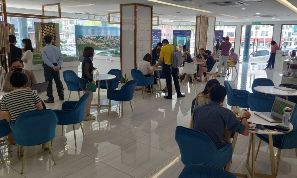 A good turn out of potential buyers at the sale gallery.