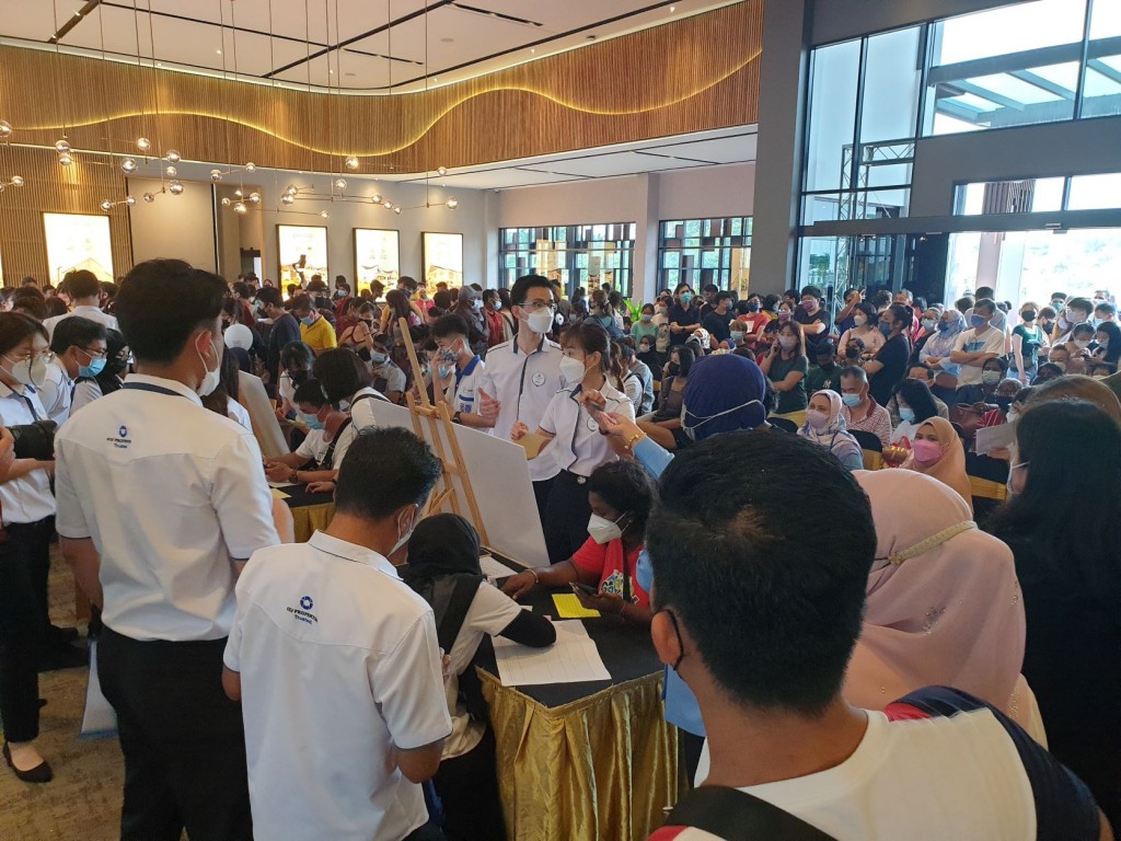 The new sales gallery drew a big crowd.