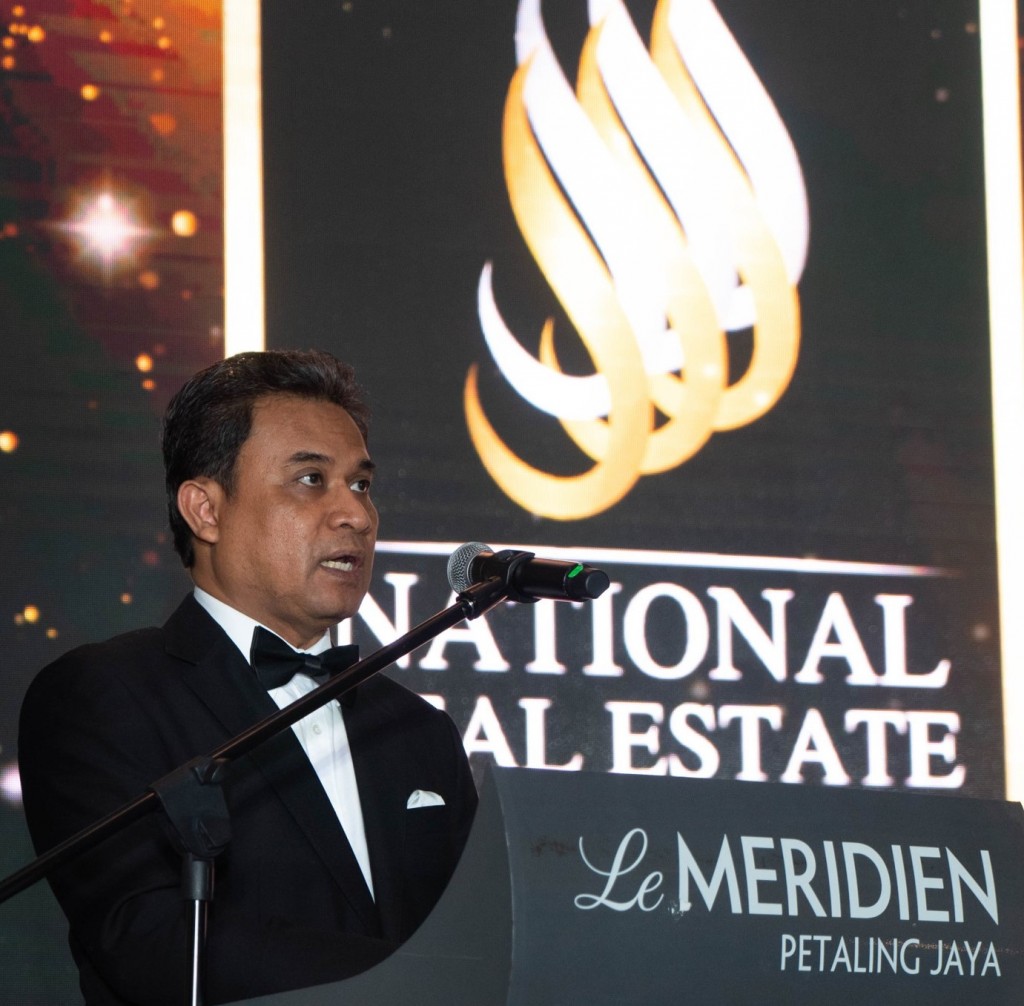 Abdul Razak addressing the NREA guests.