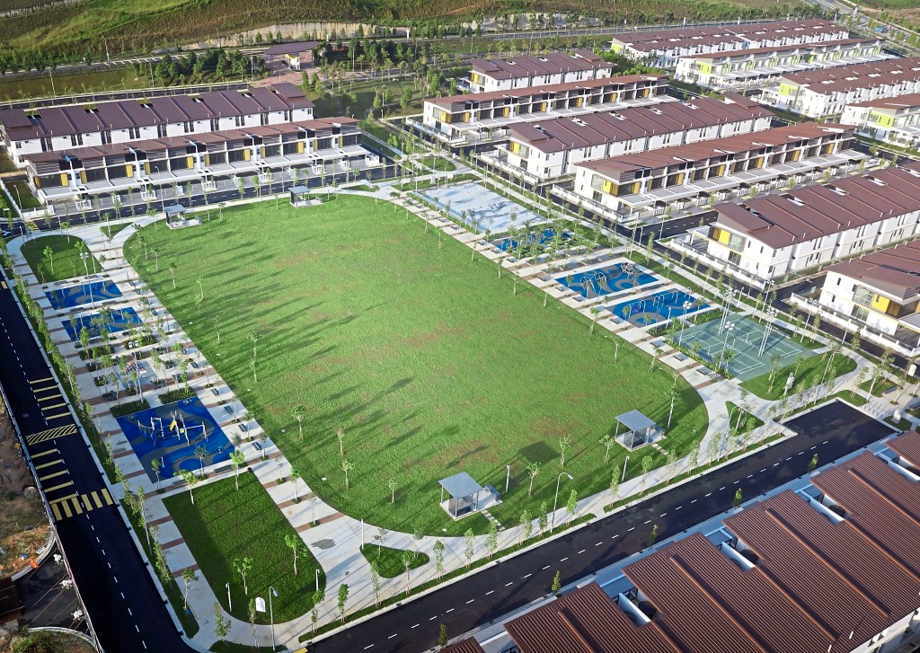 The focal point of Rimbun Vista is its expansive 4.86-acre private park.