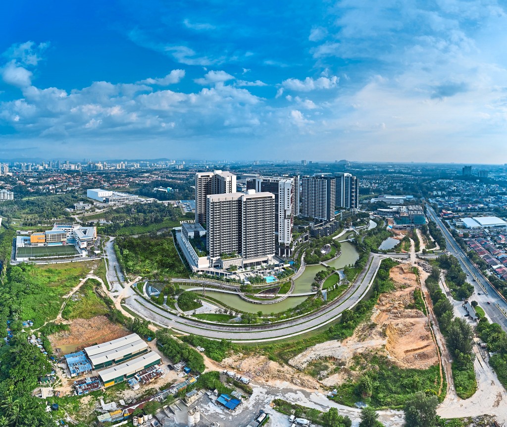 Aerial view of the 9.2-acre central park from Alira @ Metropark Subang.