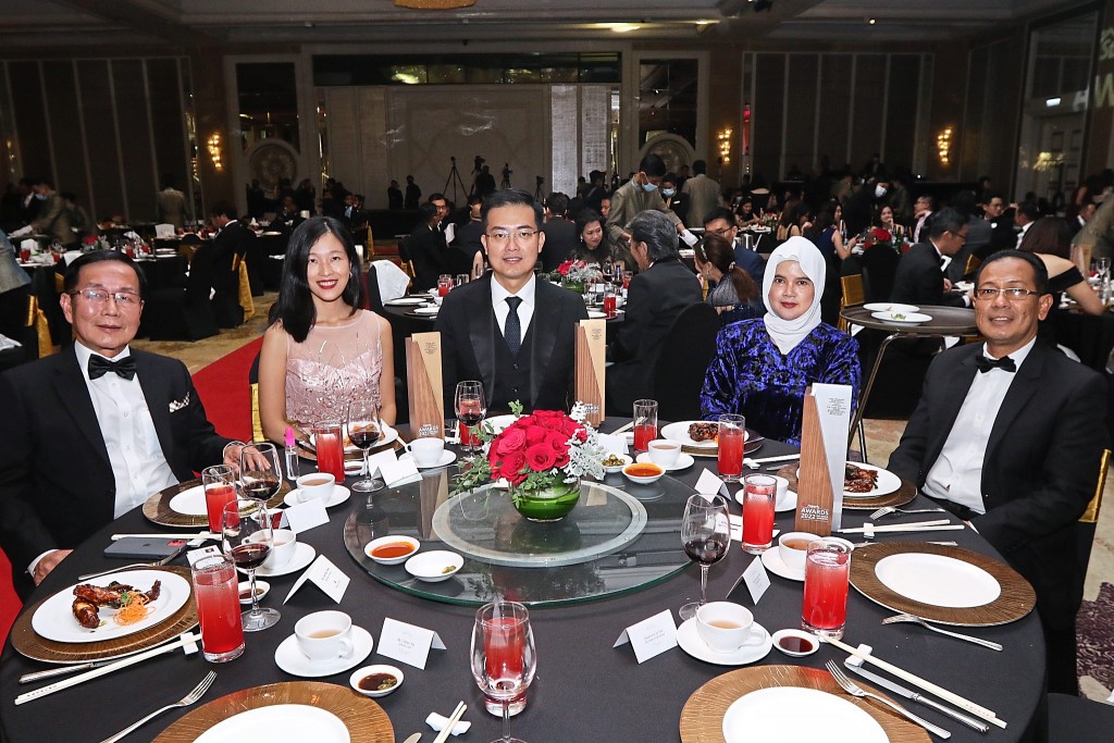 Having a meal together: From left are Sunway Property’ property and facility management general manager Goh Hai Thun, Sri Pengkalan Binaan directors Yap Lih Shyan and Datuk Jacky Yap Jyh Haur, and Boustead Holdings marketing and sales manager Rozita A Ghani and senior manager project development Adnan Mohd Din.