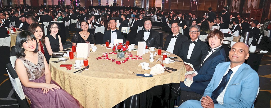 (From left) StarProperty general manager Mindy Chia, AYER Holdings Bhd group chief operating officer  Jeannie Khoo and group chief finance officer Sharon Loh, UEM Sunrise Bhd chief development officer  Mardiana Rahayu Tukiran and central chief operations officer Liong Kok Kit, GuocoLand (Malaysia)  Bhd group managing director Tan Wee Bee and executive director Lee Wee Kee, Malaysian Resources  Corporation Bhd chief corporate officer Amarjit Singh Chhina, group chief operating officer Kwan Joon Hoe  and brand strategy and marketing communications head Haridas Sivadas. - Art Chen / The Star