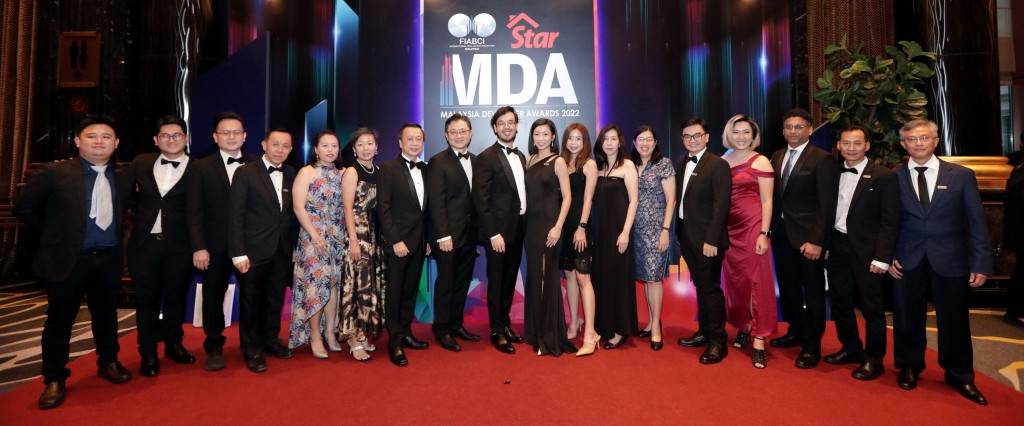 Paramount Corporation Bhd Deputy group chief executive officer and executive director Benjamin Teo (ninth  from left) with his team.