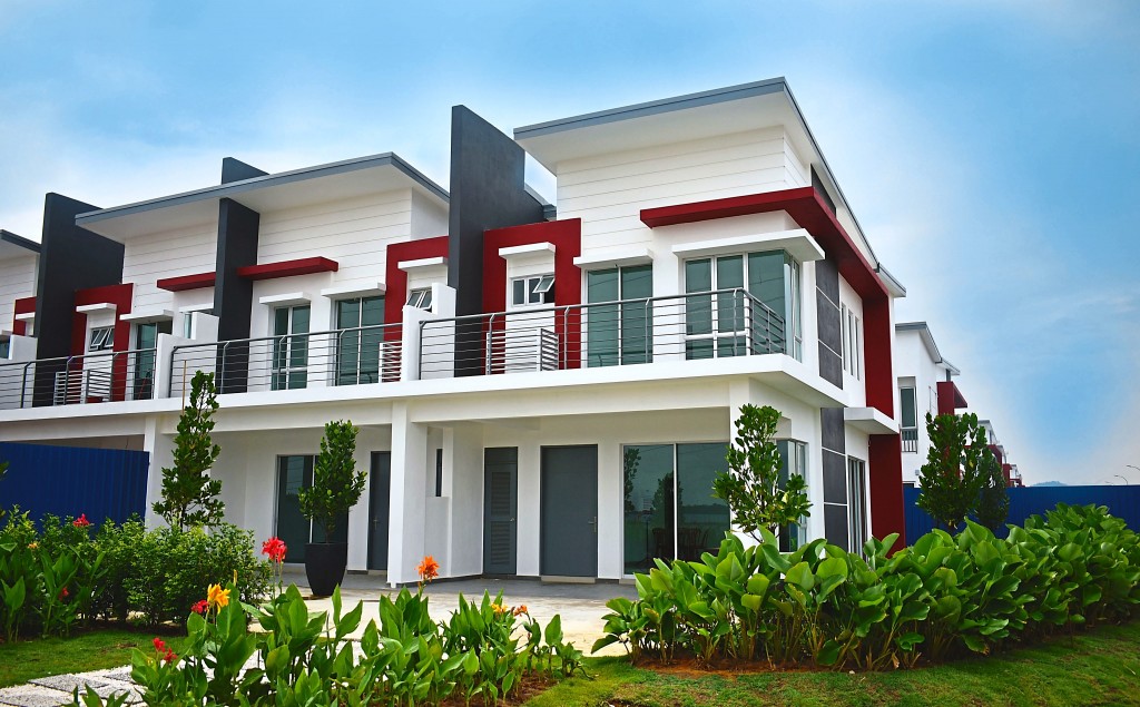 House designs are ergonomic, built with double volume ceiling space, to allow for natural lighting and ventilation solutions to reduce energy consumption.