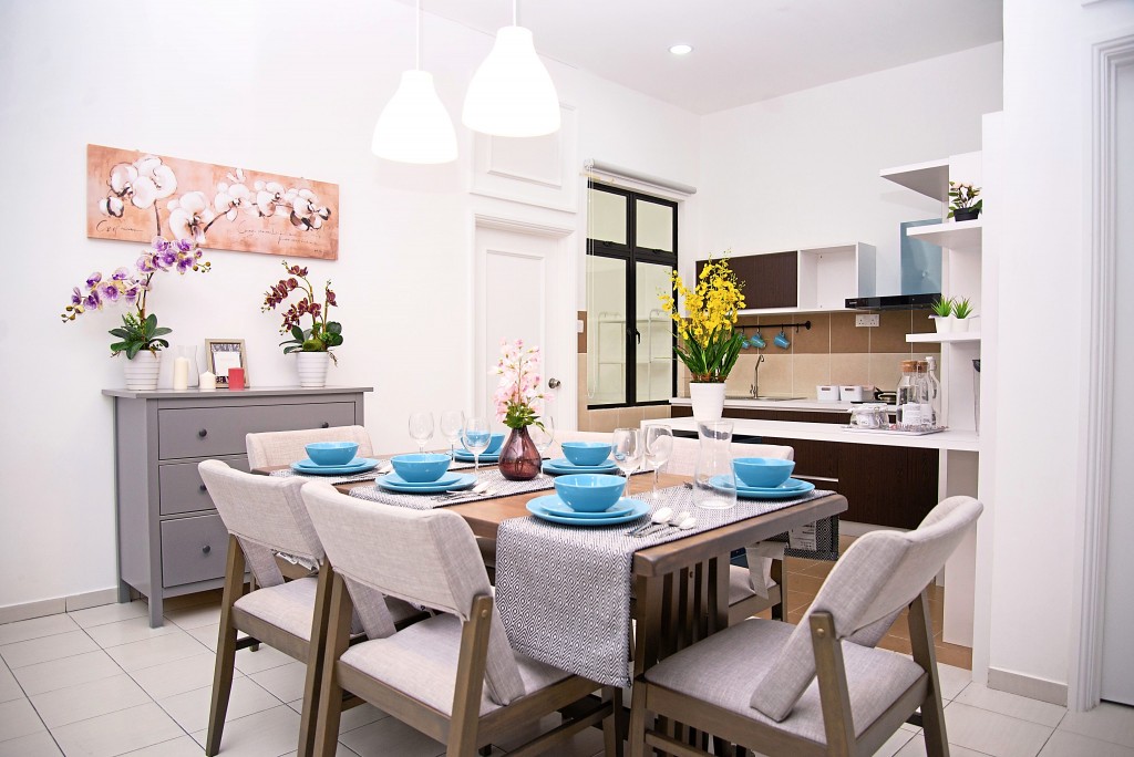 The open concept allows for more space flexibility as can be seen in the Residensi Klebang 2 showroom.