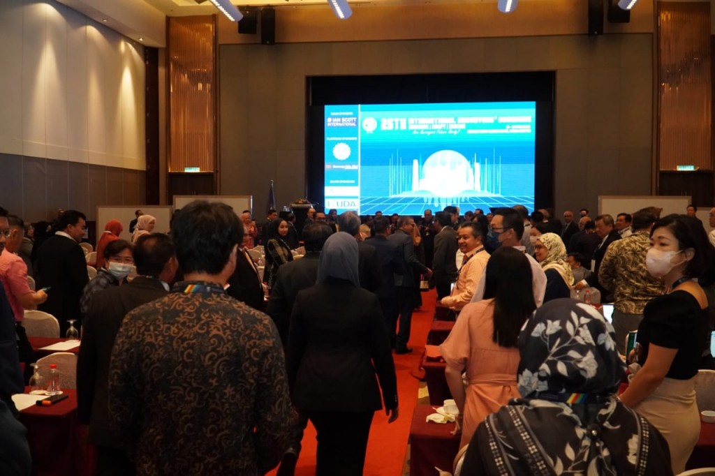 The opening of the 25th International Surveyors’ Congress (ISC) received a generous reception from stakeholders in the built environment. 