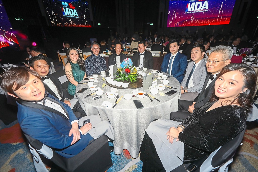 (From left) Malaysian Resources Corporation Bhd group chief operating officer Kwan Joon Hoe and commercial, sales and marketing vice president Wong Hong Yeong, star media group events senior general manager Jamie Ng, FIABCI-Malaysia member Kenneth Chong, IOI Properties Group chief operating officer Teh Chin Guan and property investment chief operating officer Chris Chong Voon Fooi, NCT Alliance Bhd director Sae-Yap Atthakovit and executive director Yap Chun Theng, Matrix Concepts Holdings Bhd group managing director Ho Kong Soon and chief development officer Tan Sze Chee.