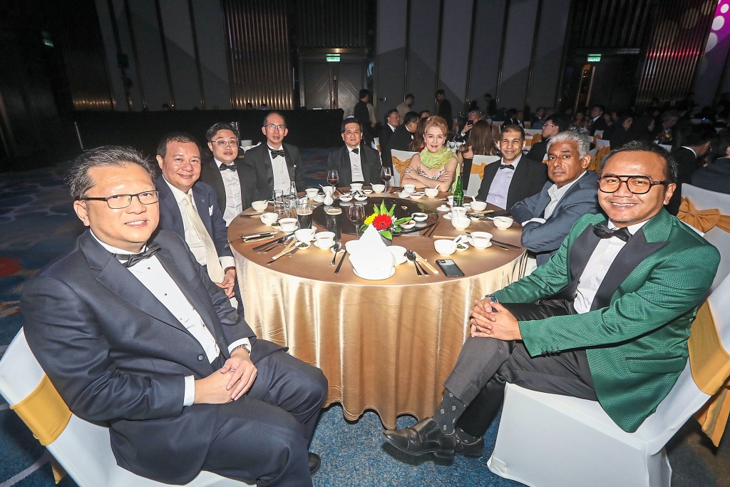 FIABCI-Malaysia members are all smiles for the camera.