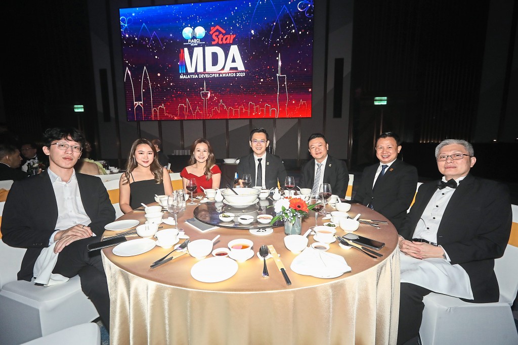 Team NCT Alliance Bhd enjoying the gala dinner.