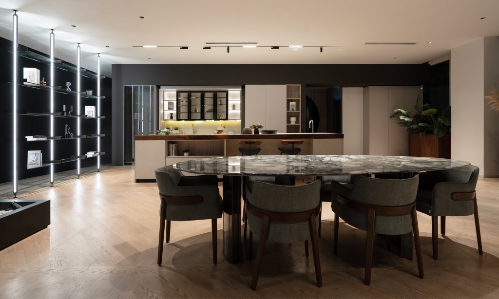 Signature’s Contemporary Luxe Collection captures a sense of quiet luxury with clean lines and sleek contours.