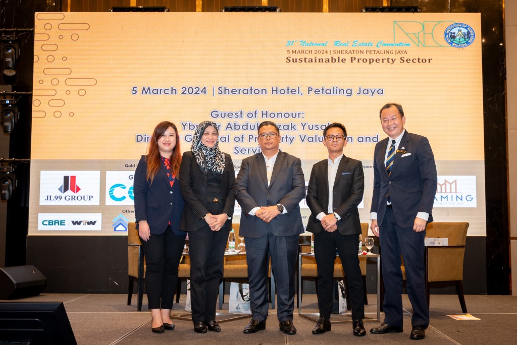 (From left) RISM Property Surveying Division divisional secretary Melissa Felix Lee, PKNS Real Estate Sdn Bhd corporate finance and strategy general manager Netty Hezreena Abd Malek, Ian Scott Inteltech Sdn Bhd managing director Mohd Izharudin Amanudin, Tenaga Nasional Bhd real estate ventures senior manager Muhammad Khairul Zaim Abd Hafidz and Investment Advisory Service senior manager Low Han Hoe pose for a group photo.