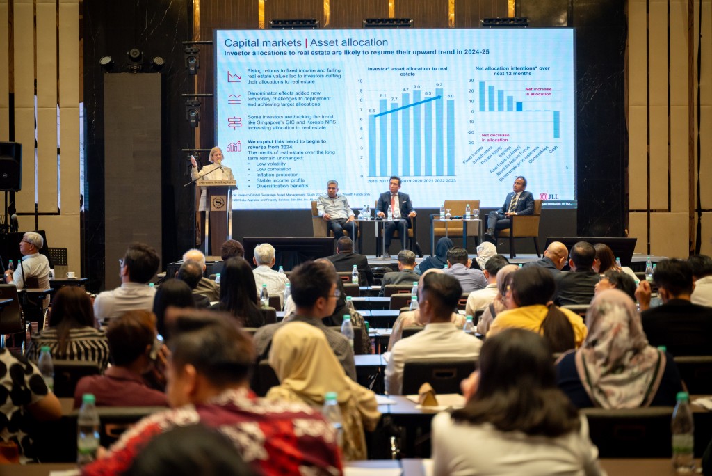 One of the forums in session.