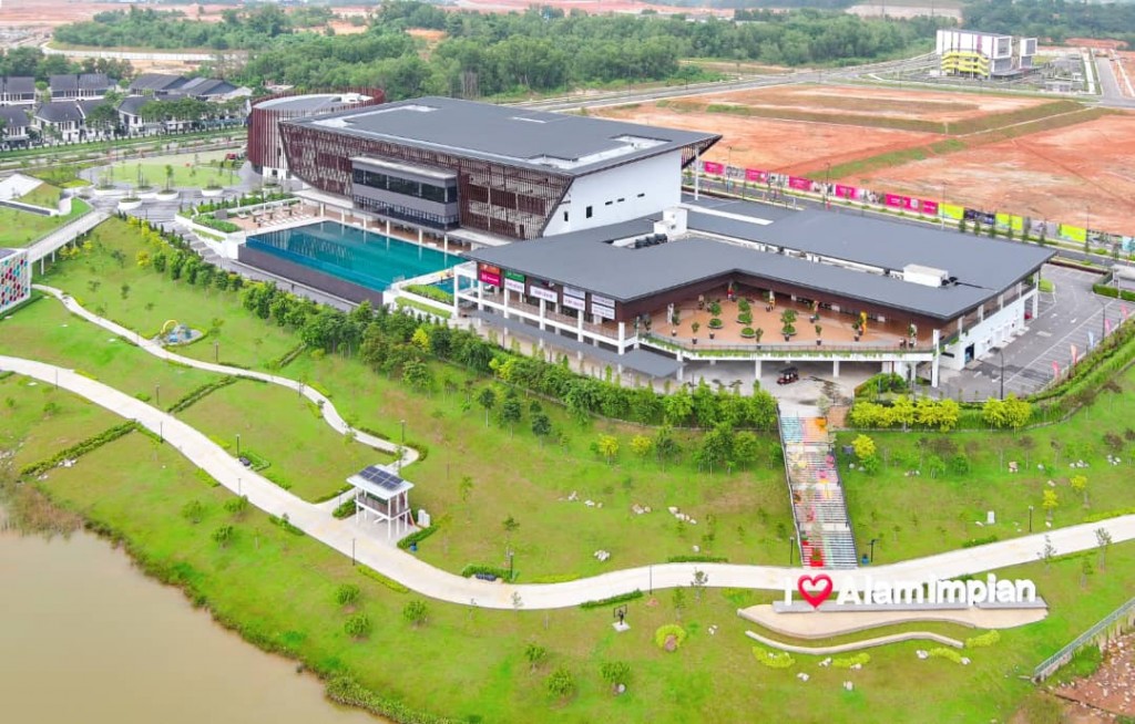 An aerial photo of LakePoint Complex.