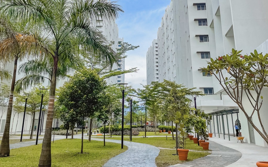 The green landscape at Residensi Seremban Sentral offers a soothing space for residents.