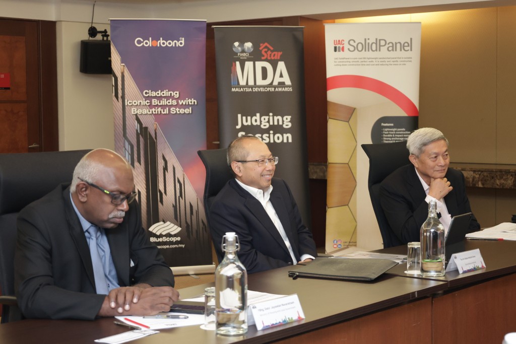 The chief judges at a judging session - (from left) Jayaselan, Wahid and Yeah.— FAIHAN GHANI/The Star