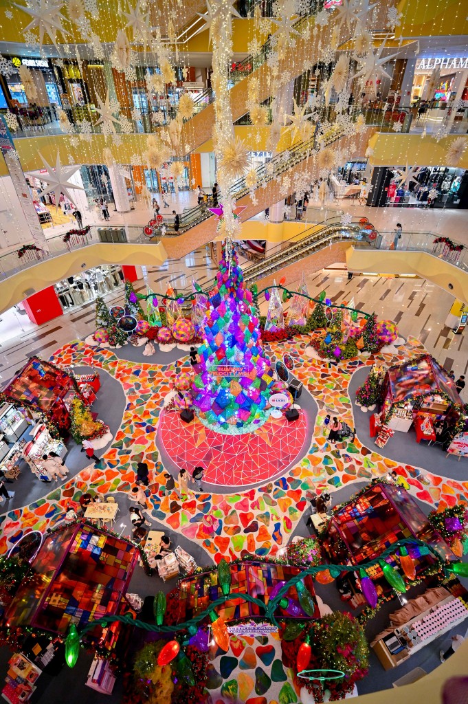 Be in awe with Sunway Velocity Mall's locally handcrafted Christmas decor inspired with kaleidoscopic stained glasses.