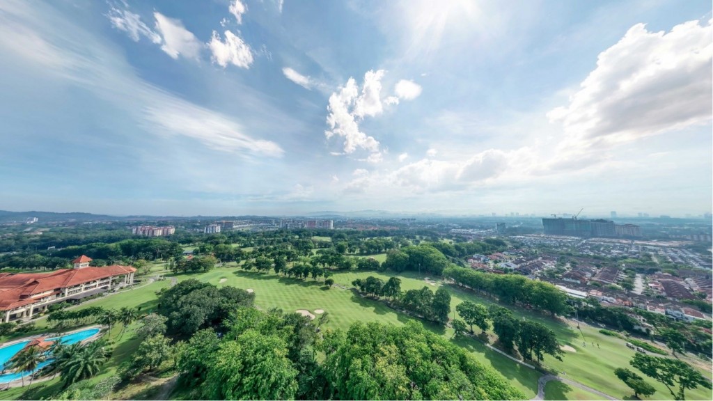 All 315 units of Armani Signature Residence are strategically front-facing, offering the residents breathtaking, unobstructed panoramic views of the verdant golf course.