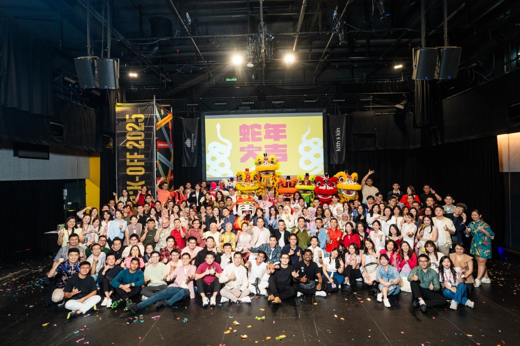 Over 300 RENs, industry partners, bankers, lawyers and developers attended the signing ceremony.