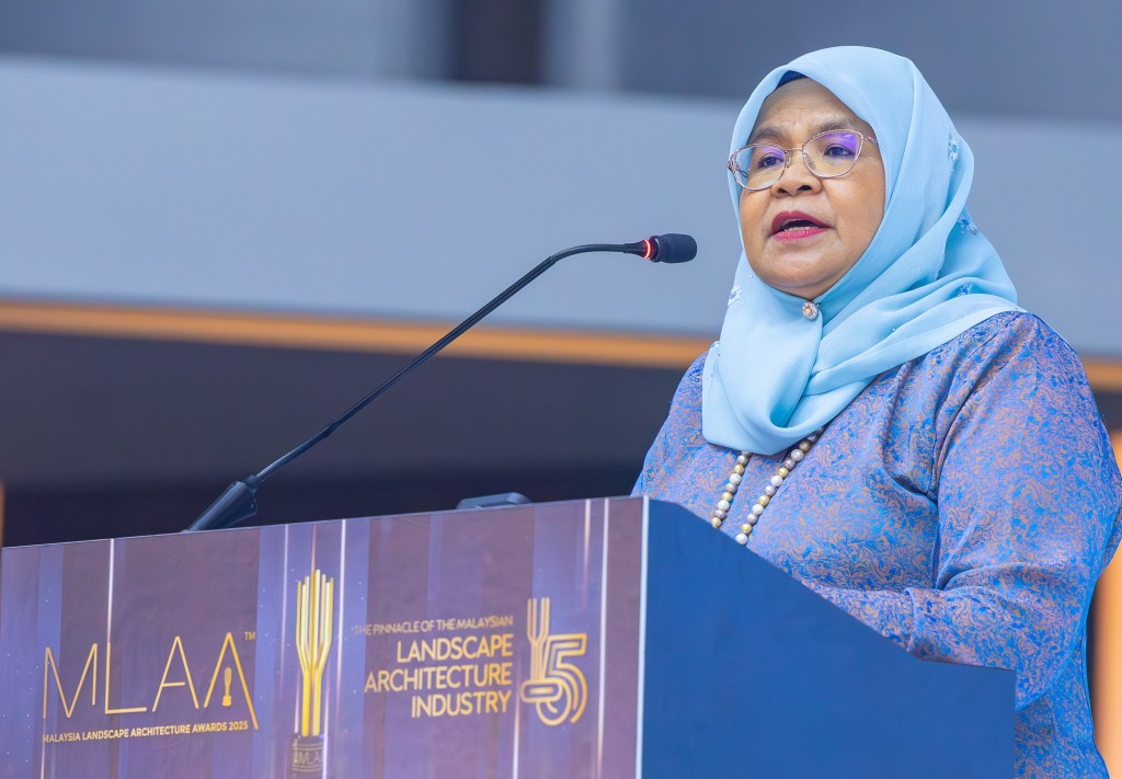 DBKL's Maimunah giving her speech at the event.