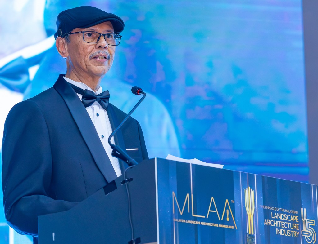 Mustafa Kamal was given the Lifetime Achievement Award 2025.