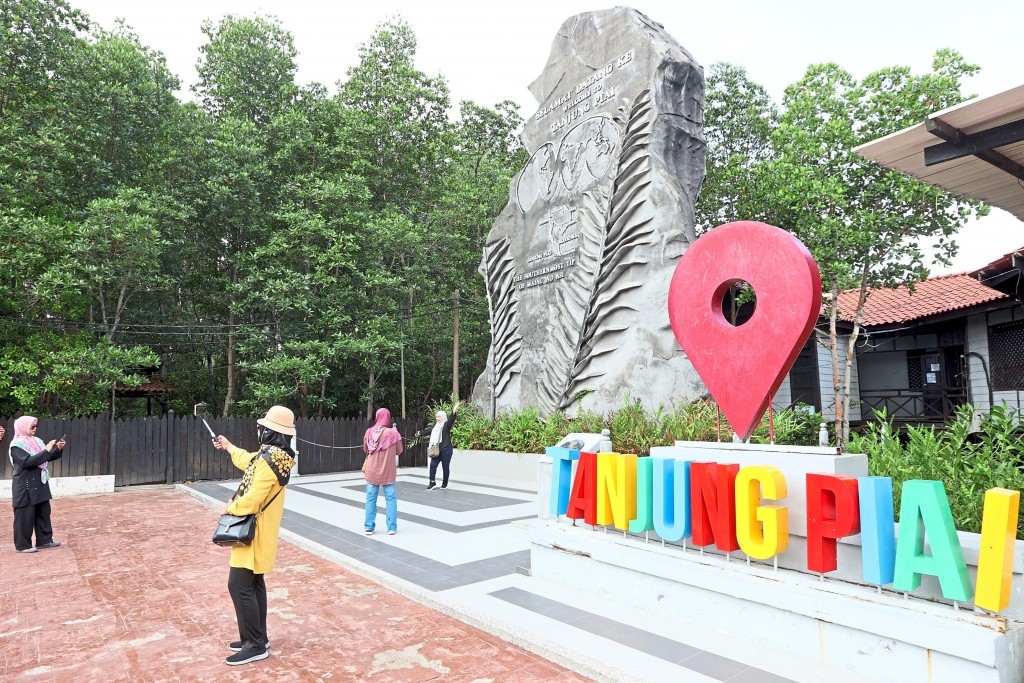 Tanjung Piai National Park in Pontian is a popular destination where visitors can spend the day exploring the rich biodiversity and learning about the vital role that mangrove trees play in the environment. It is also a perfect spot to simply enjoy the beauty of nature. — THOMAS YONG/The Star
