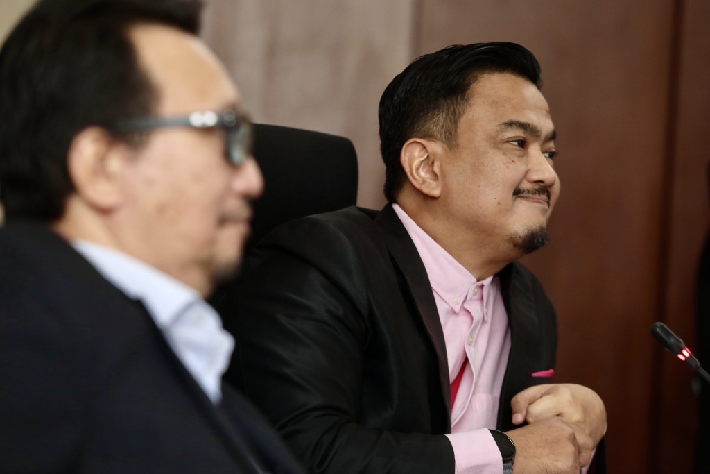  Nahar and Sarly listen attentively to the discussion. —Low Lay Phon/The Star